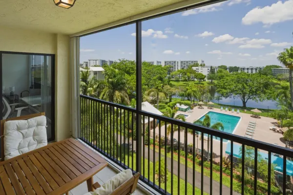 2205 S Cypress Bend Drive 604, Pompano Beach, FL 33069
