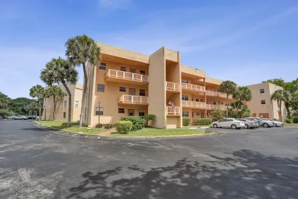 8390 Lagos De Campo Boulevard 301, Tamarac, FL 33321