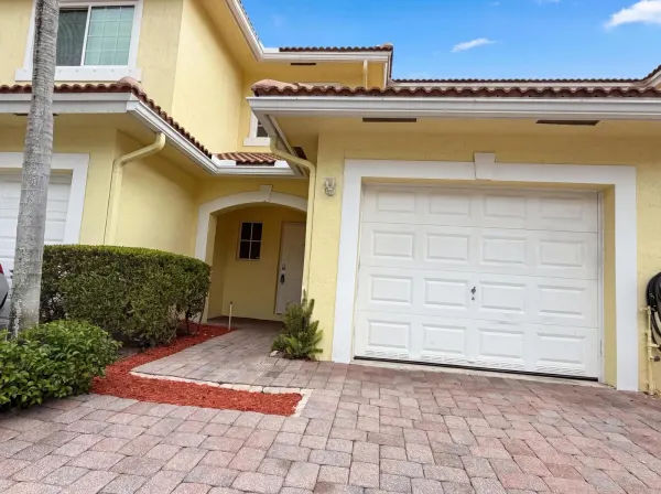 917 Imperial Lake Road, Lake Belvedere Estates, FL 33413