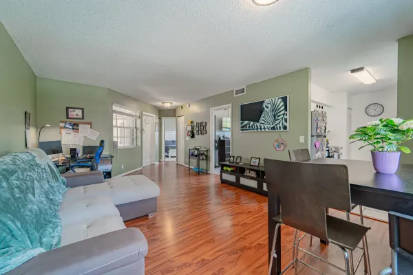 433 SW 86th Avenue 208, Pembroke Pines, FL 33025