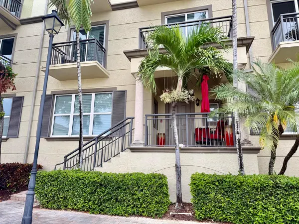 2625 NE 14th Avenue 114, Wilton Manors, FL 33334
