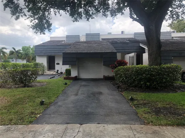 455 NW 68th Avenue 702, Plantation, FL 33317