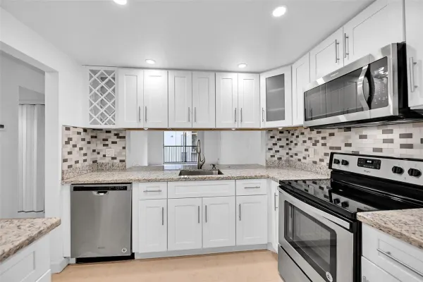 7173 Orange Drive 215b, Davie, FL 33314
