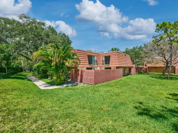 1540 Masters Circle 180, Delray Beach, FL 33445