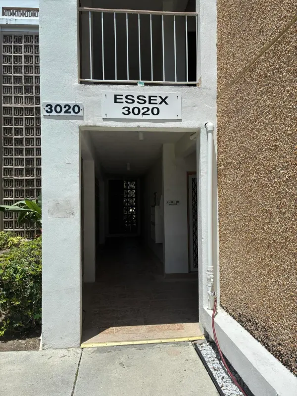 3020 NE 16th Avenue 102, Oakland Park, FL 33334
