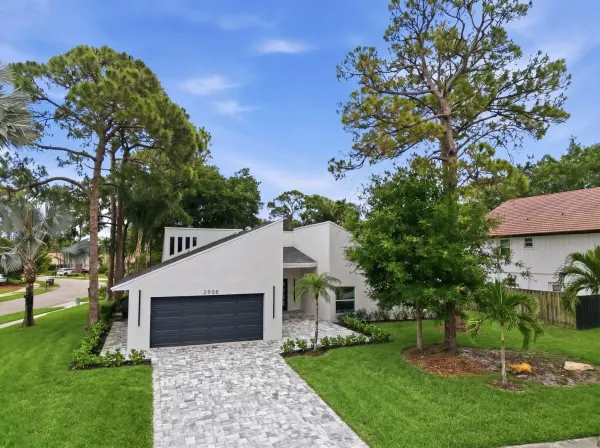 2908 NW 24th Way, Boca Raton, FL 33431