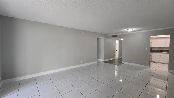 6200 S Falls Circle Drive 105, Lauderhill, FL 33319