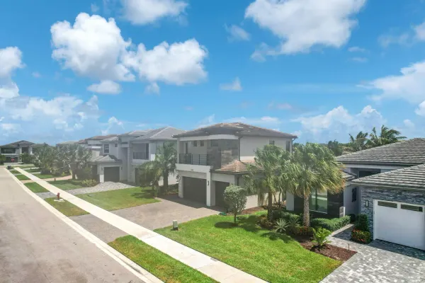 8586 Dream Falls Street, Boca Raton, FL 33496