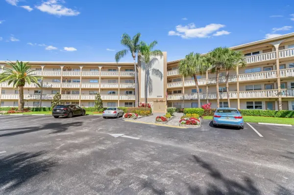 2303 Lucaya Lane F3, Coconut Creek, FL 33066