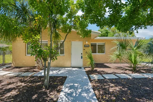 2943 NW 13th Street, Fort Lauderdale, FL 33311