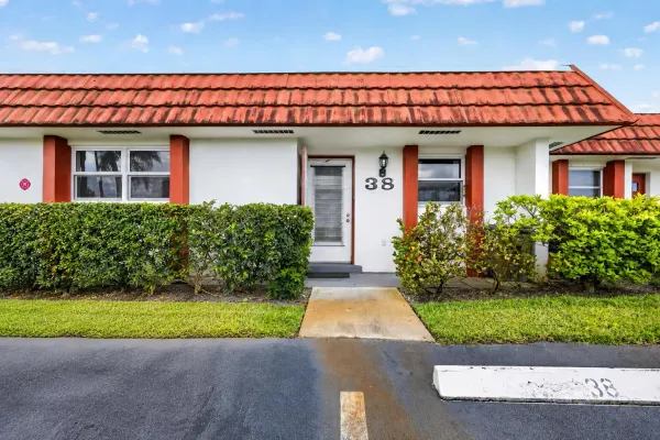 5800 W Fernley Dr Drive W 38, Greenacres, FL 33415