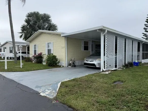 6085 Seashore Drive, Atlantis, FL 33462
