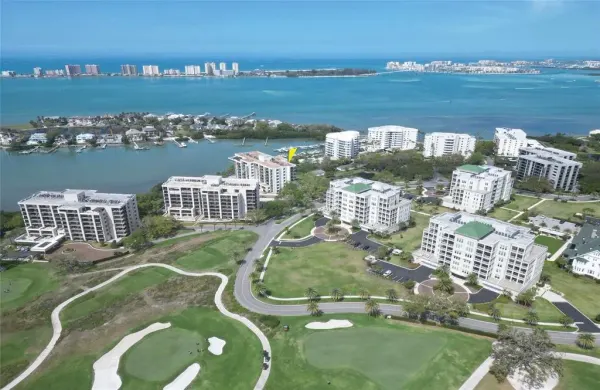 8 Belleview Boulevard, Unit 702, Belleair, FL, 33756