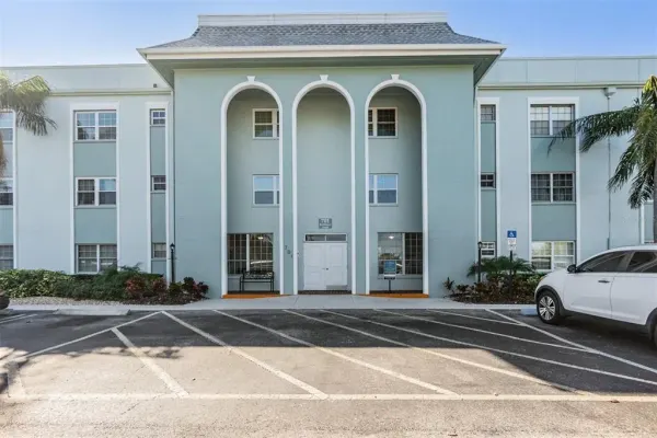 701 Poinsettia Road, Unit 306, Belleair, FL, 33756