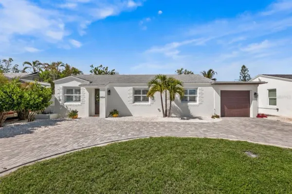 14024 N Bayshore Drive, Madeira Beach, FL, 33708