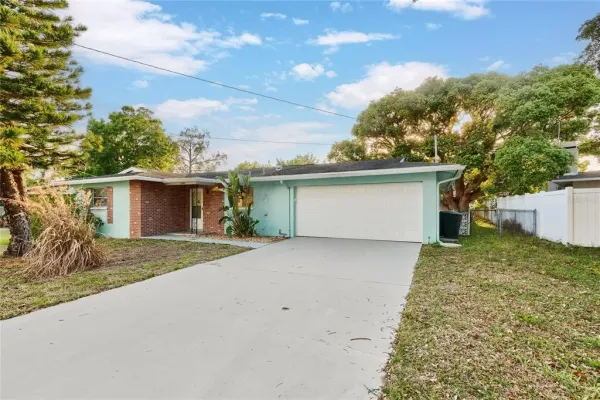 1248 Lazy Lake Road W, Dunedin, FL, 34698