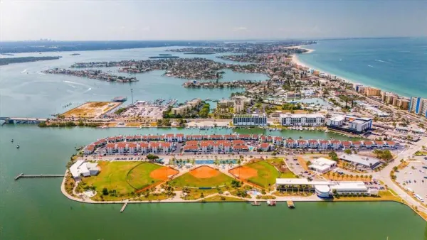 179 Medallion Boulevard, Unit H, Madeira Beach, FL, 33708