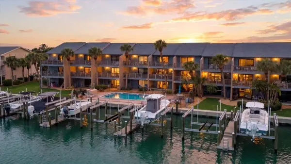 11835 3rd Street E, Treasure Island, FL, 33706