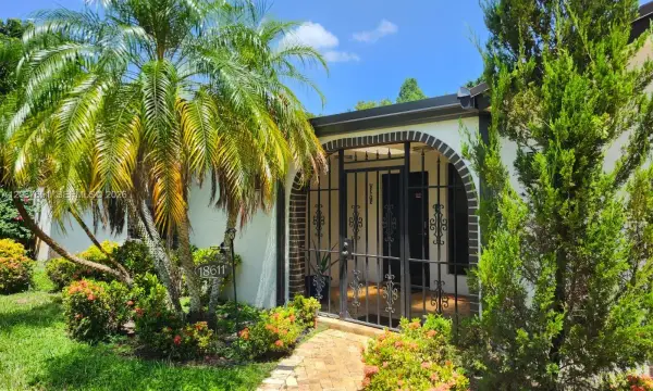 18611 SW 61st Court, Southwest Ranches, FL 33332
