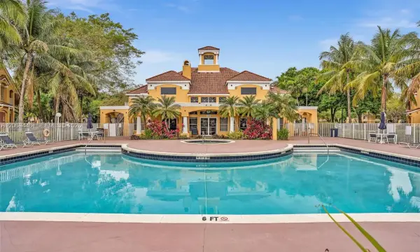2667 NW 33rd Street 2413, Oakland Park, FL 33309