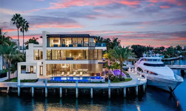 1400 W Lake Drive, Fort Lauderdale, FL 33316
