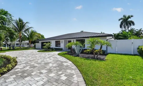 2802 SW 5th Street, Boynton Beach, FL 33435