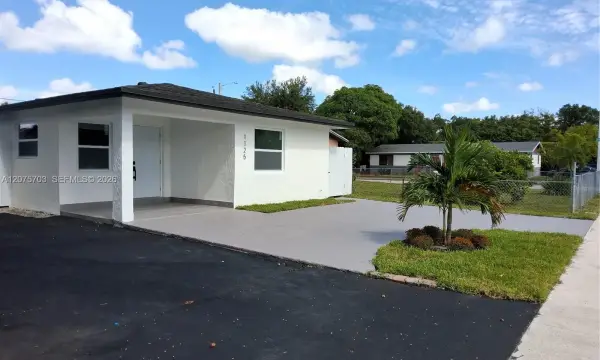 1125 NW 27th Avenue, Fort Lauderdale, FL 33311
