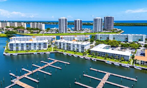 29 Yacht Club Drive 304, North Palm Beach, FL 33408
