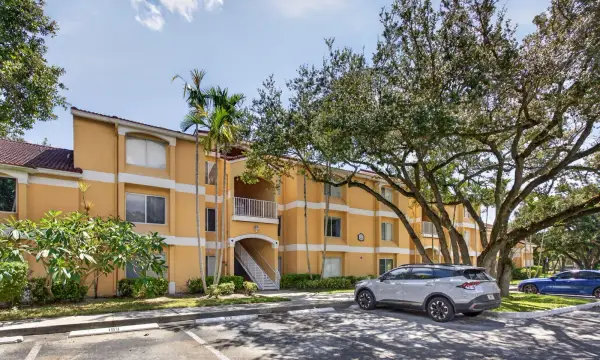 2425 NW 33rd Street NW 1309, Oakland Park, FL 33309