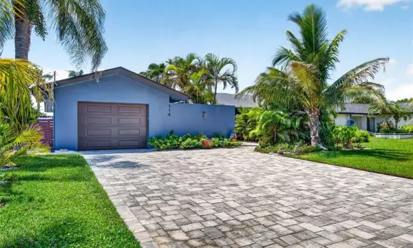 114 12th Street, Belleair Beach, FL, 33786